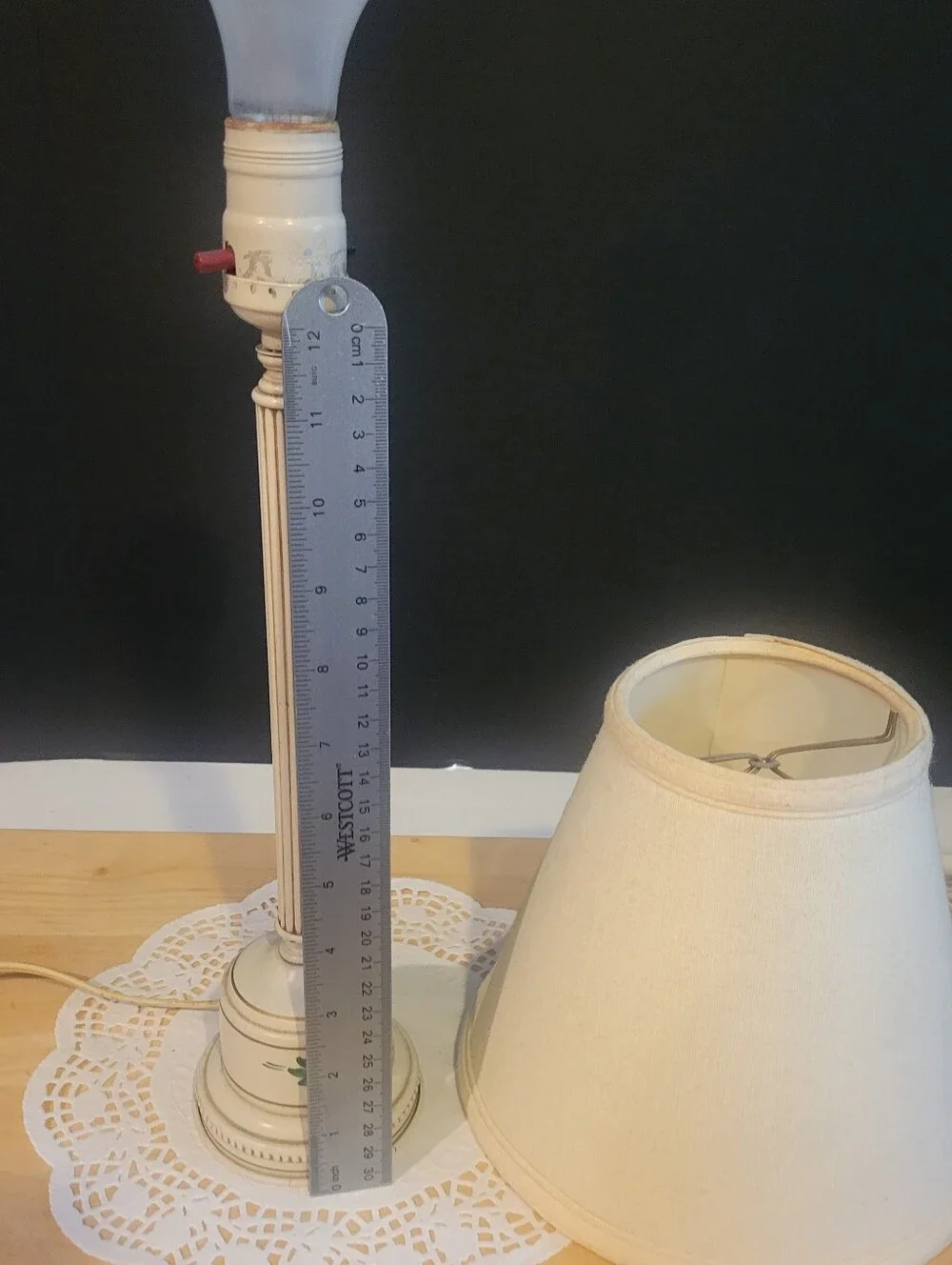 Vintage Slender Base Linen Shade Hand-Painted Flower Motif Cream Lamp